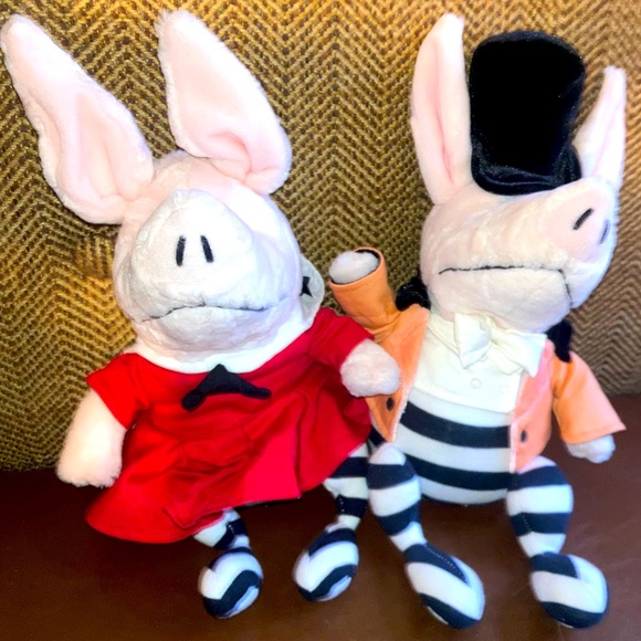 Olivia Pig Opera and Ring Master Plush Toy - Picture 3 of 9
